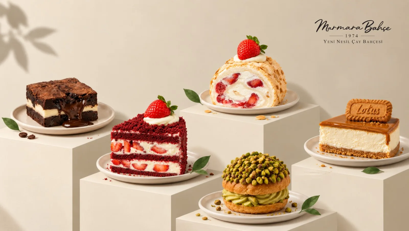 Brownie, red velvet, çilekli rulo, Lotus cheesecake ve fıstıklı Paris Brest.