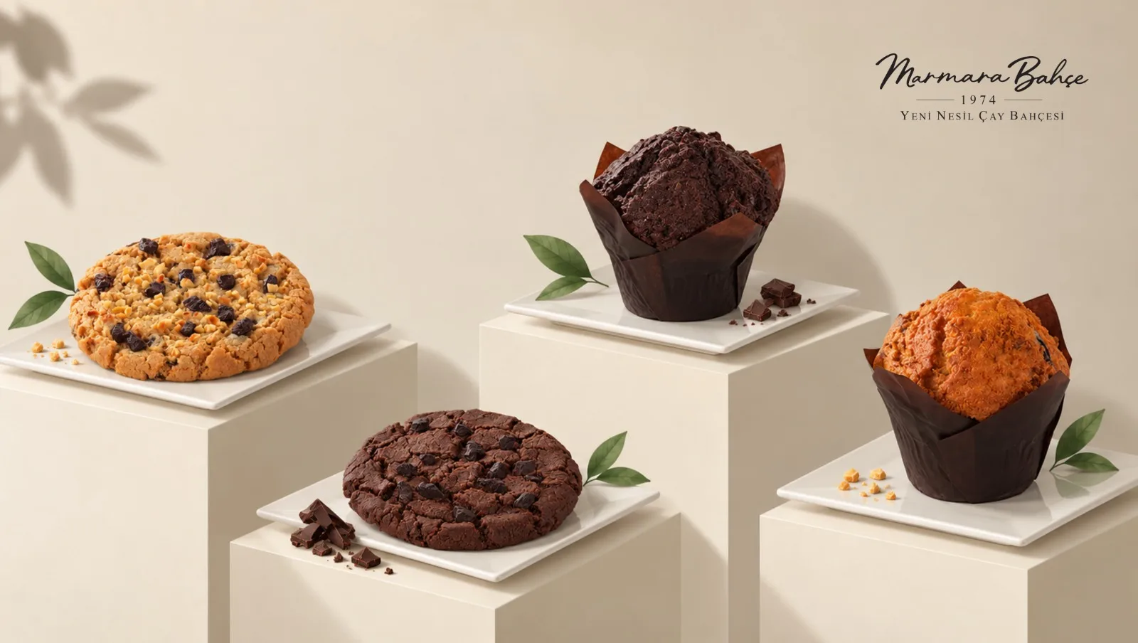 Damla çikolatalı ve çikolatalı kurabiye, iki çeşit muffin.